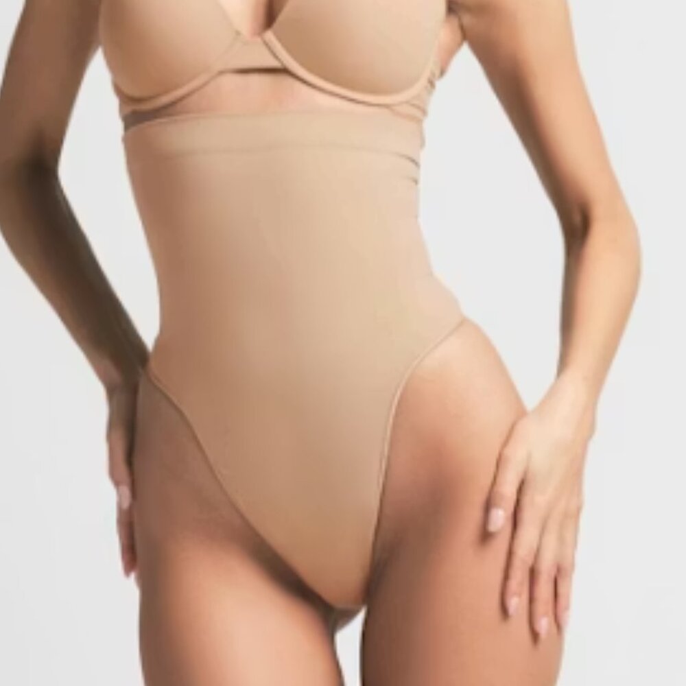NEW SKIMS Seamless Sculpt High Waist Thong Strong Support Clay S